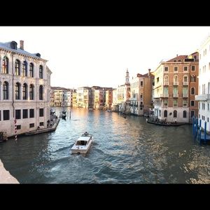 Meet your Posher, Rowena